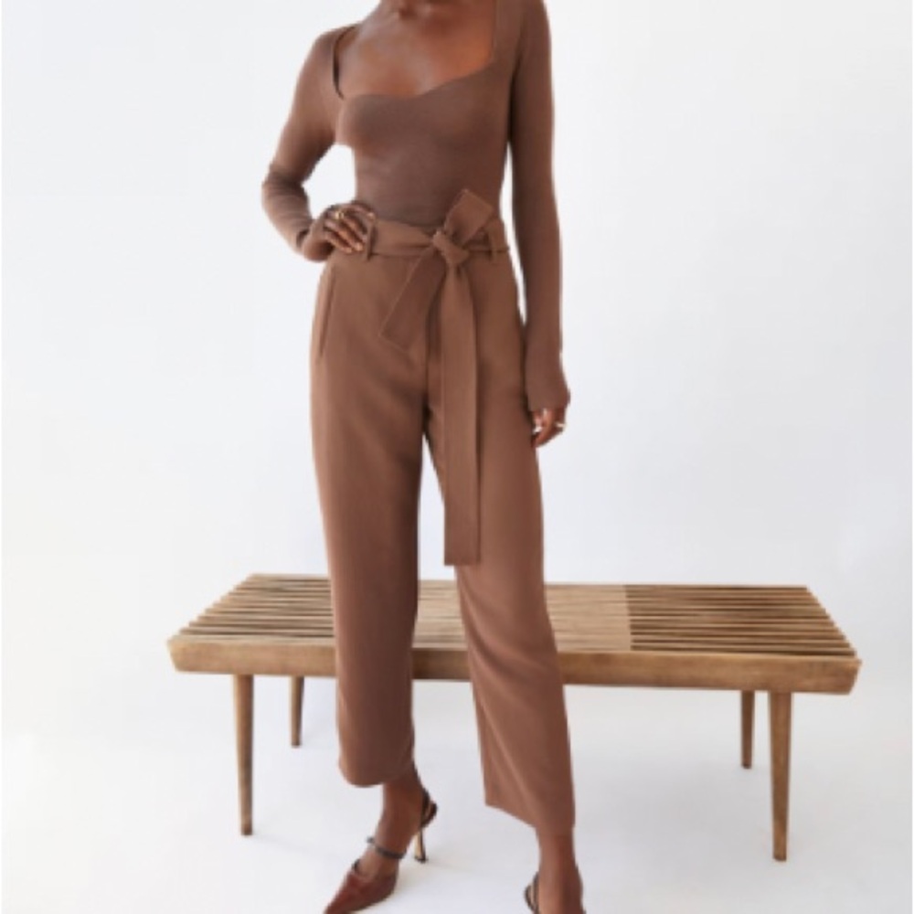 Aritzia Wilfred tie front pant in limited colour dark pink and white